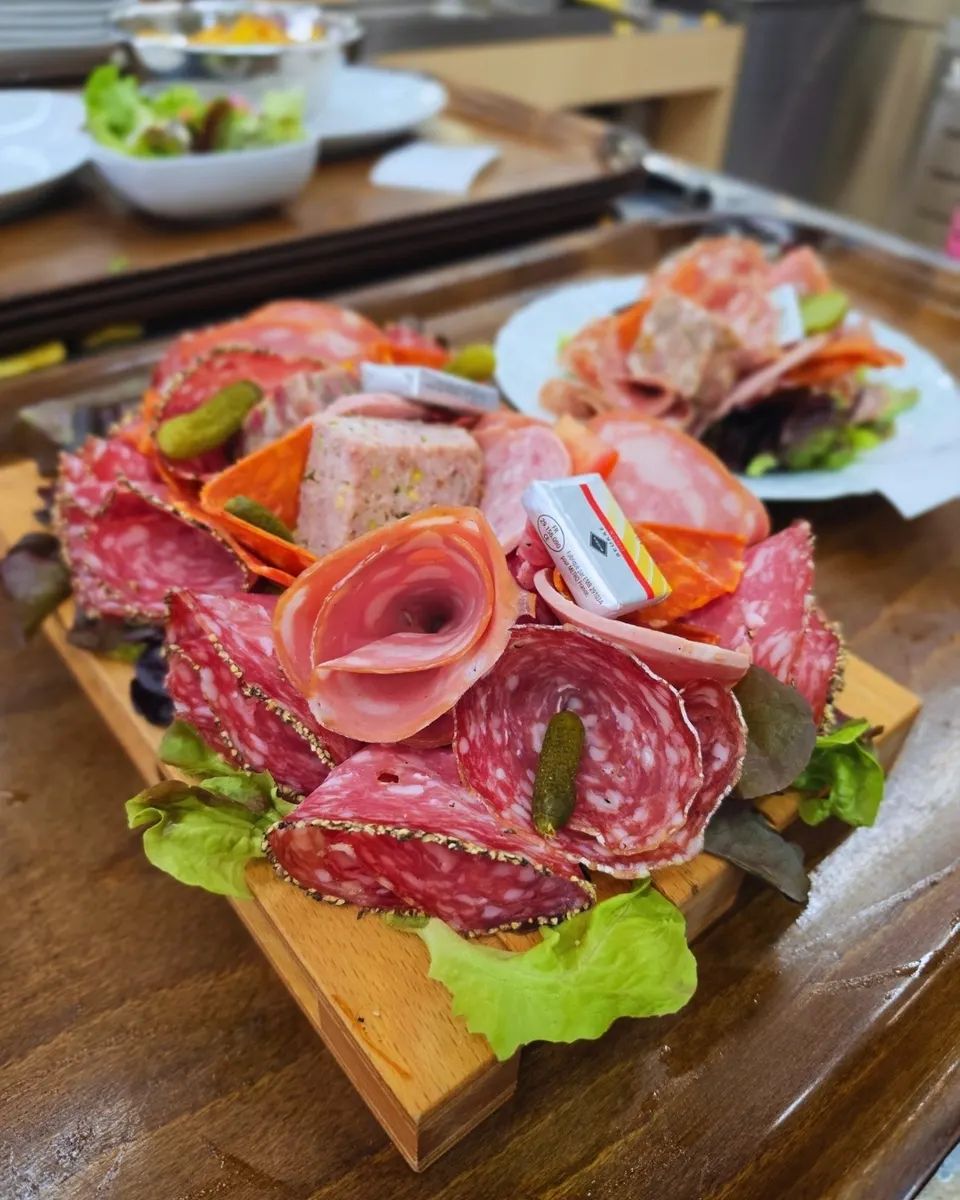 Planche de charcuterie, à la carte de la Maison Hector