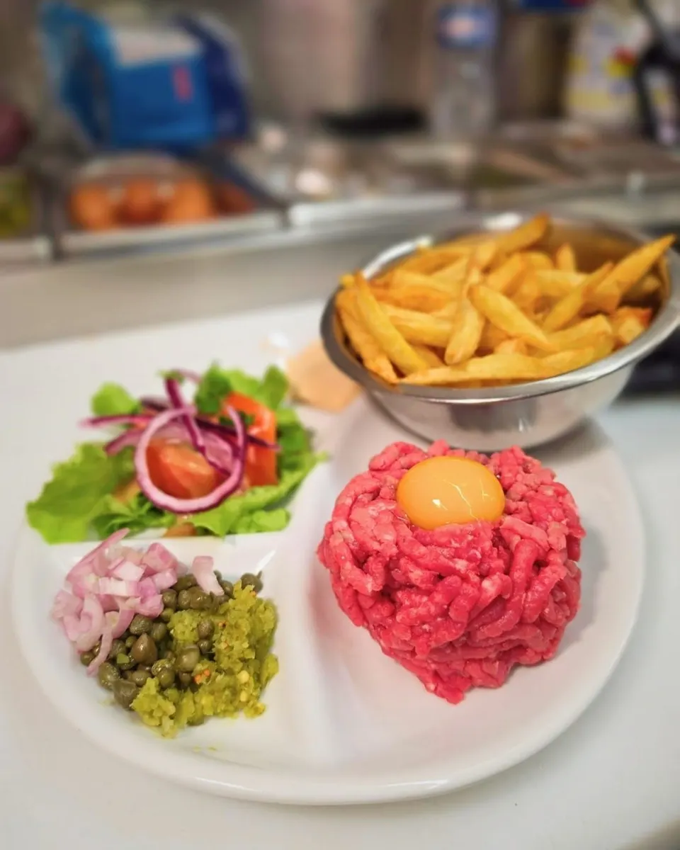 Steak tartare, à la carte de la Maison Hector
