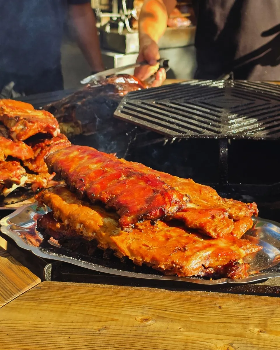 Ribs de porc, à la carte de la Maison Hector